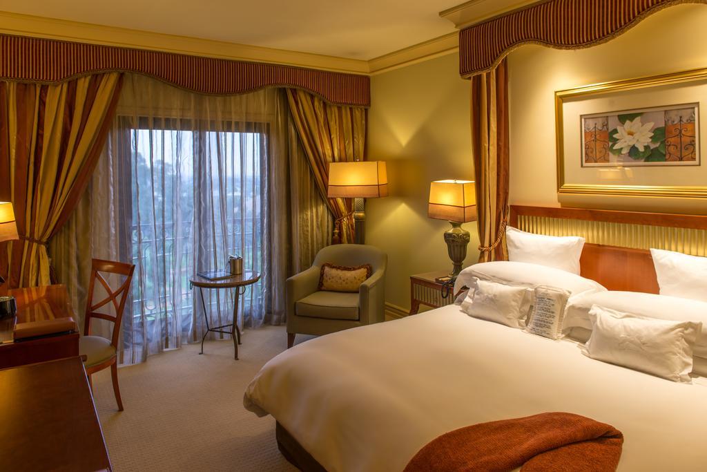 Peermont D'Oreale Grande At Emperors Palace Kempton Park Esterno foto