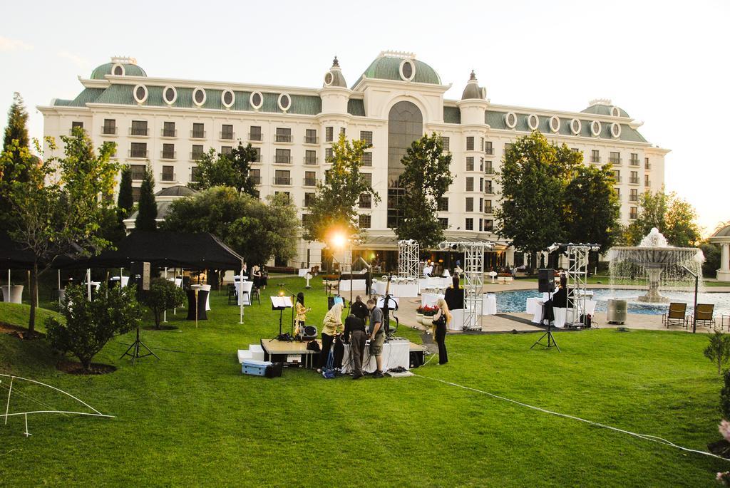 Peermont D'Oreale Grande At Emperors Palace Kempton Park Esterno foto