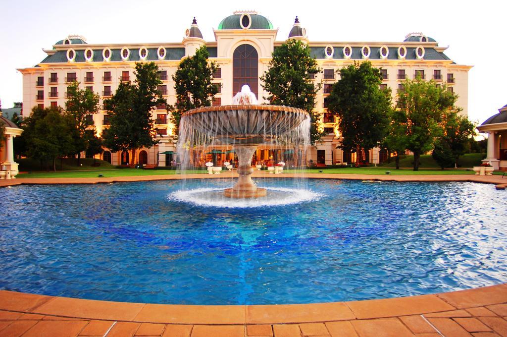 Peermont D'Oreale Grande At Emperors Palace Kempton Park Esterno foto