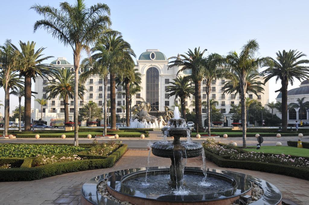Peermont D'Oreale Grande At Emperors Palace Kempton Park Esterno foto