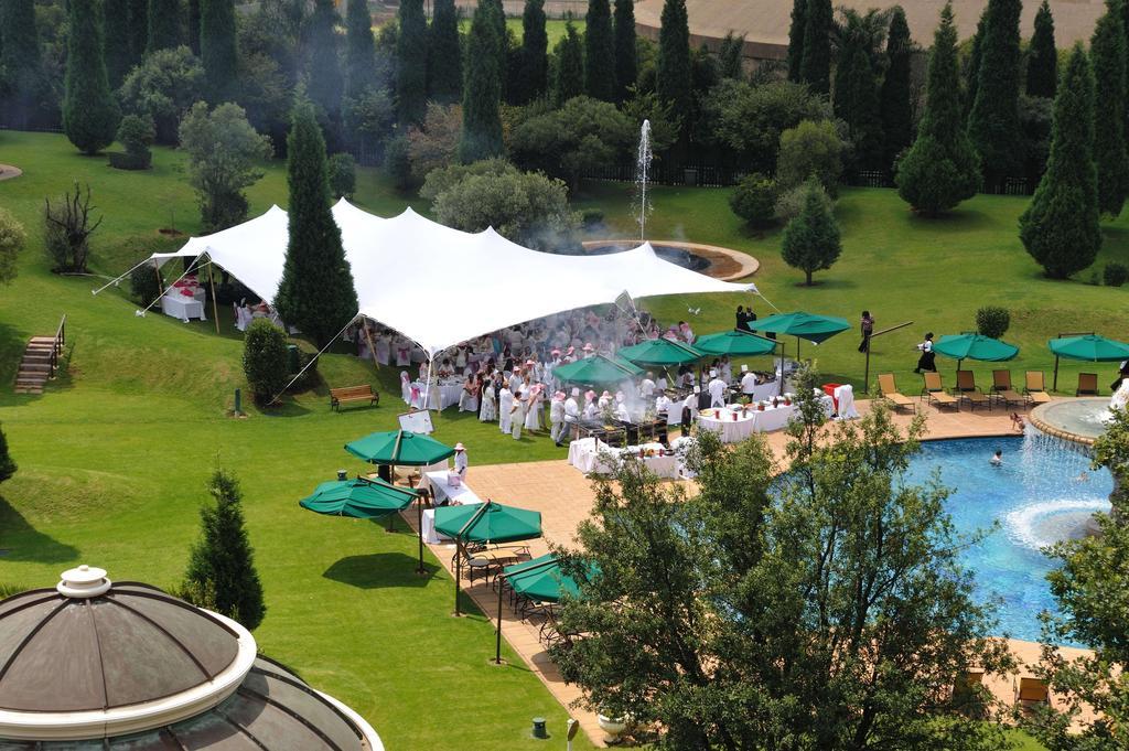 Peermont D'Oreale Grande At Emperors Palace Kempton Park Esterno foto