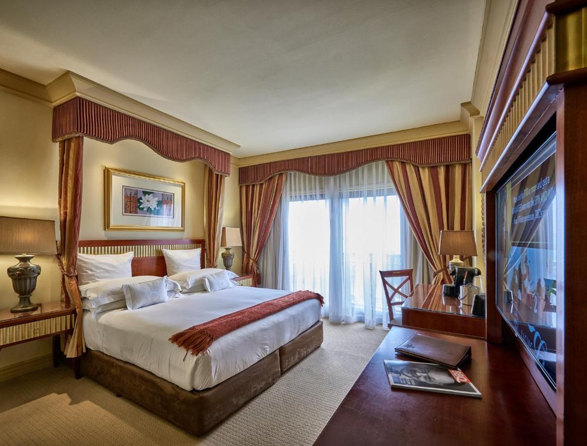 Peermont D'Oreale Grande At Emperors Palace Kempton Park Esterno foto