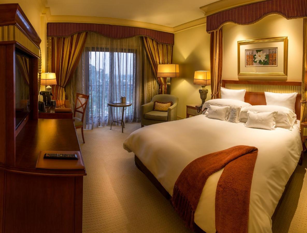 Peermont D'Oreale Grande At Emperors Palace Kempton Park Esterno foto